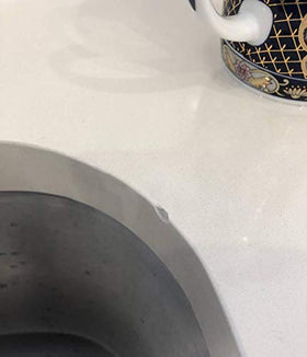 HIMG White Tones repair on porcelain surface edge chip repair