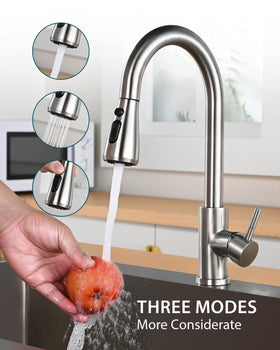 Hiqufet soap dispenser included for tidy, controlled soap use.