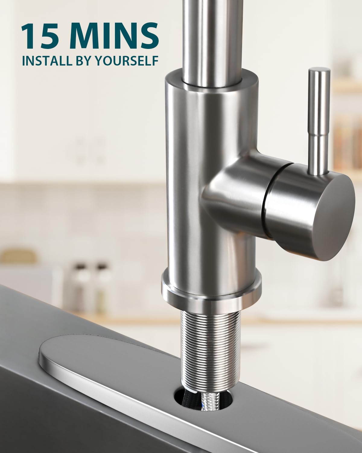 Hiqufet smooth hose retraction keeps the sink tidy.