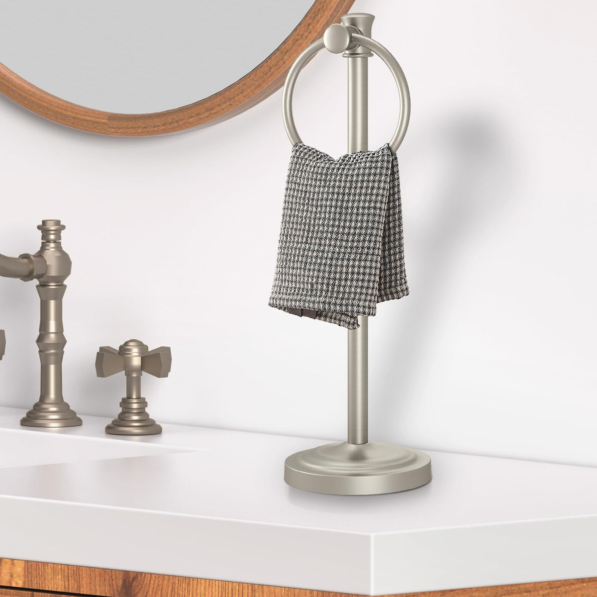 Free-standing single-ring towel holder by Hoimpro for easy placement.