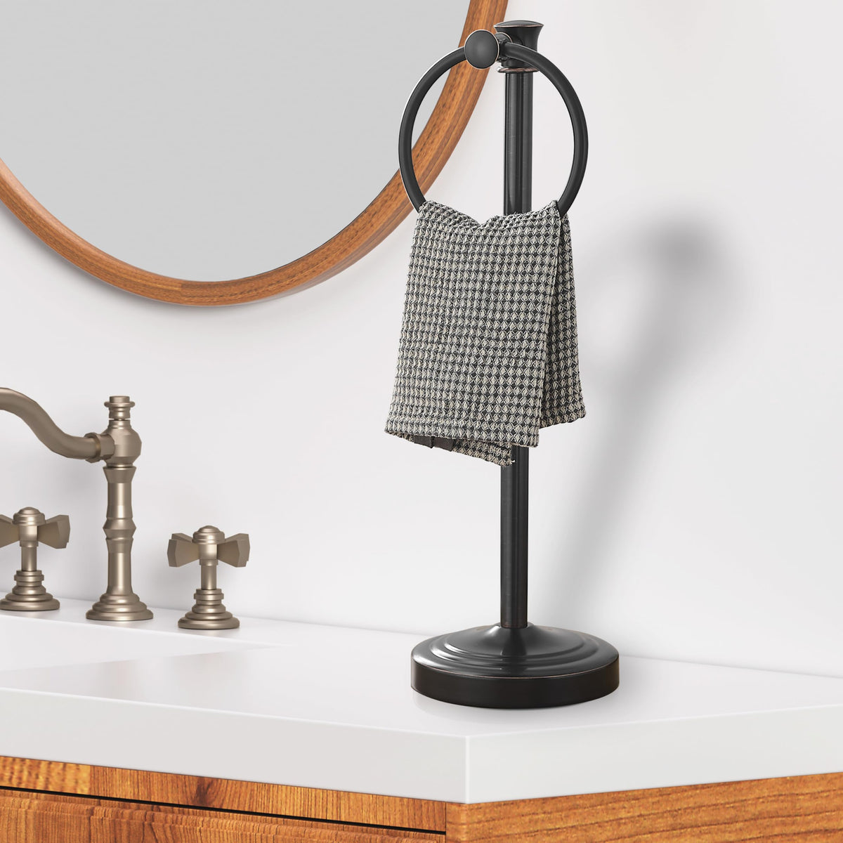 Hoimpro single-ring design towel holder highlighting compact space-saving display.