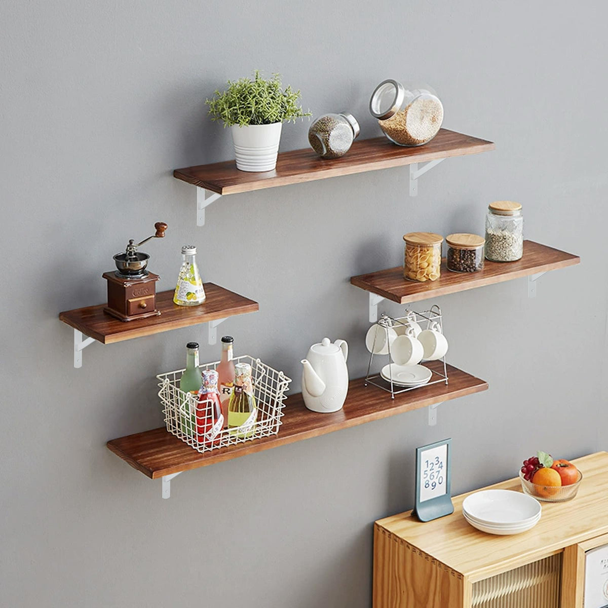 HOME MASTER HARDWARE wall-mounted bracket on wall demonstration