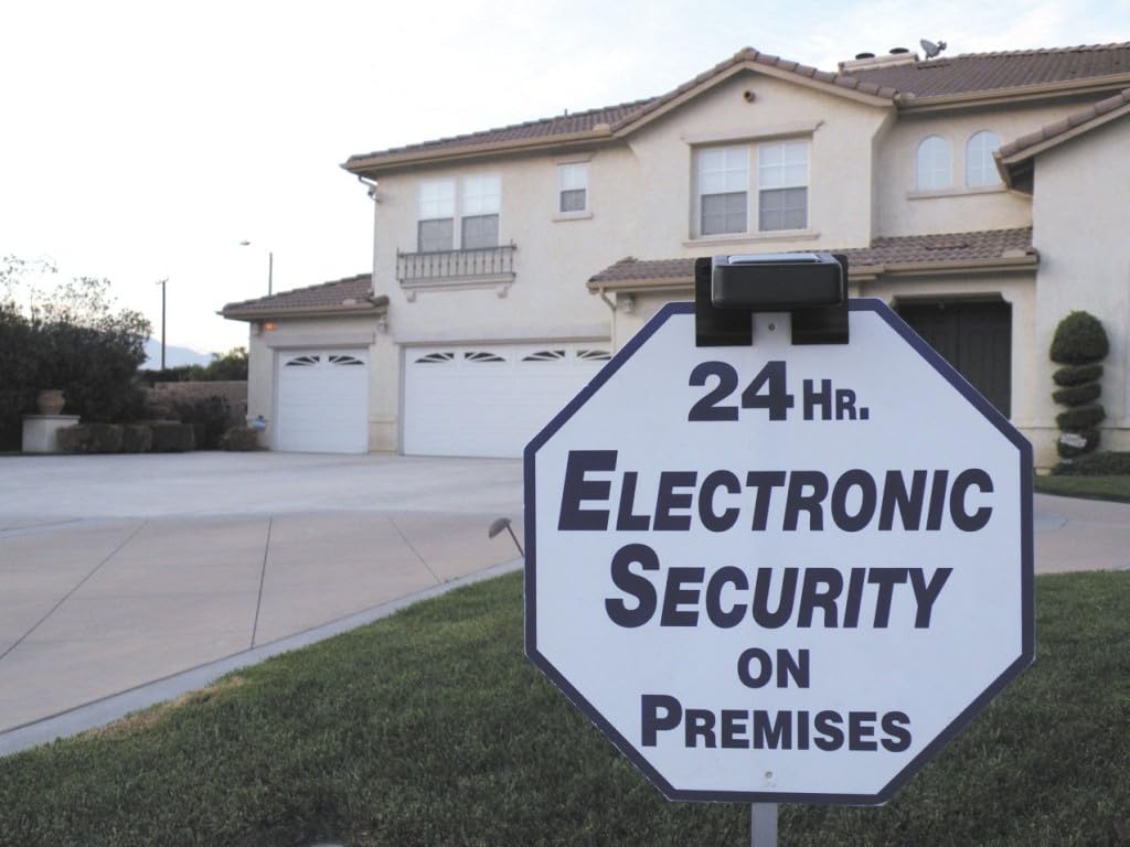 HOMEBRITE Wunder rail-walkway spotlight covers stairs and fences with even light