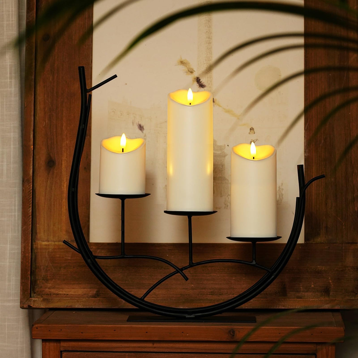 Homemory battery powered candle runs on AA batteries with long life.