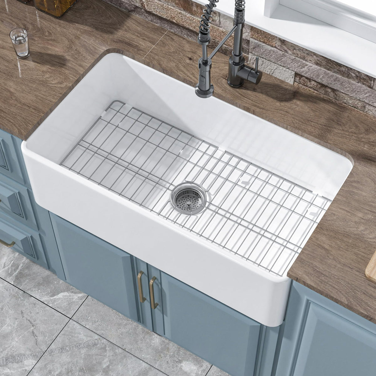 HOMLYLINK White Farmhouse Sink front view showcases a sleek apron-front for a clean kitchen look.
