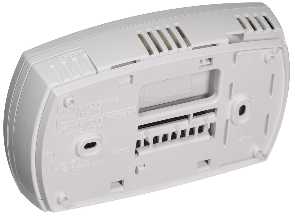 Close-up of FocusPRO 5000 digital display showing clear temperature readings for comfort management.