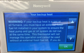 Honeywell TH9320WF5003 3.5 by 4.5 inch display enables easy programming.