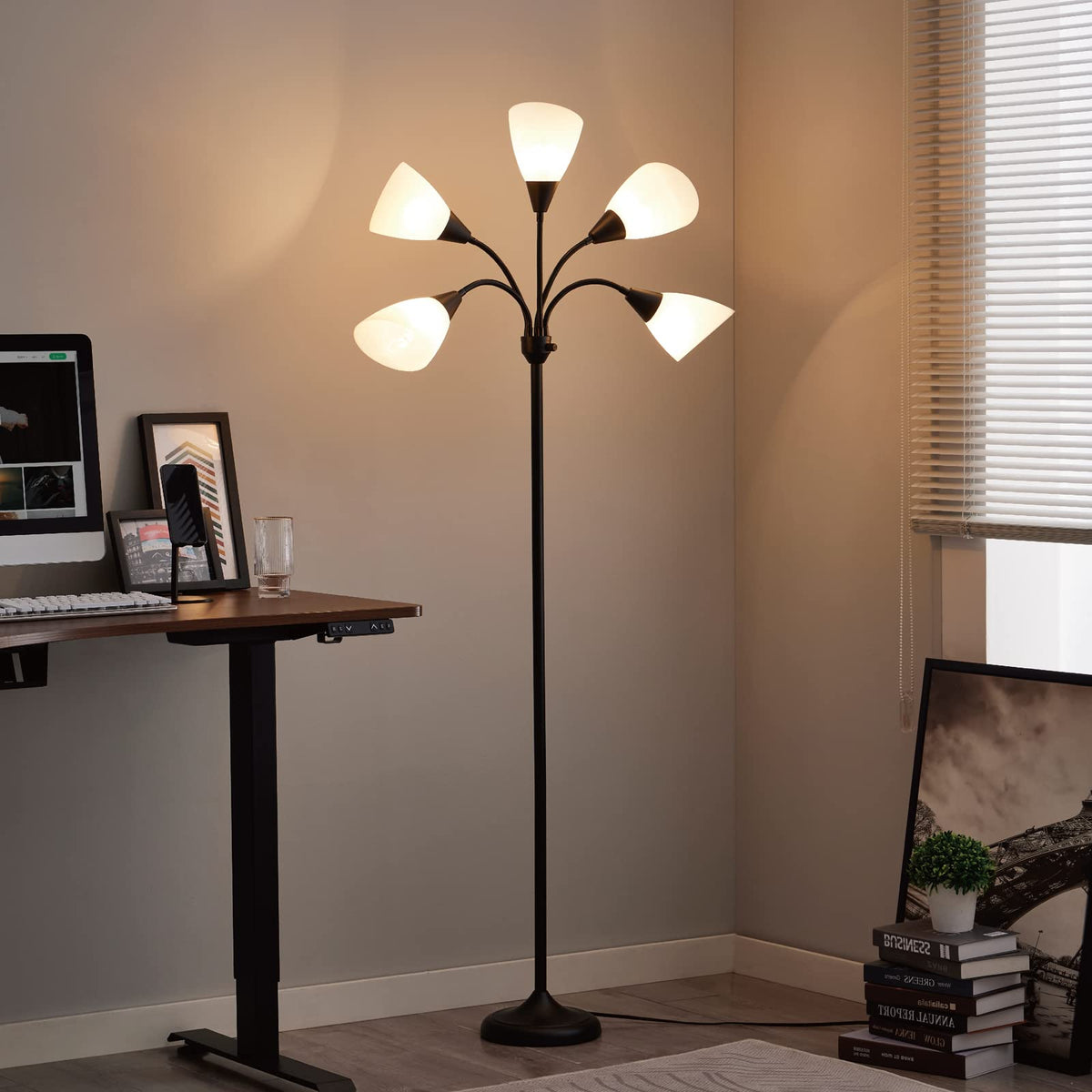 HonoDing Medusa ideal for reading nooks and desks