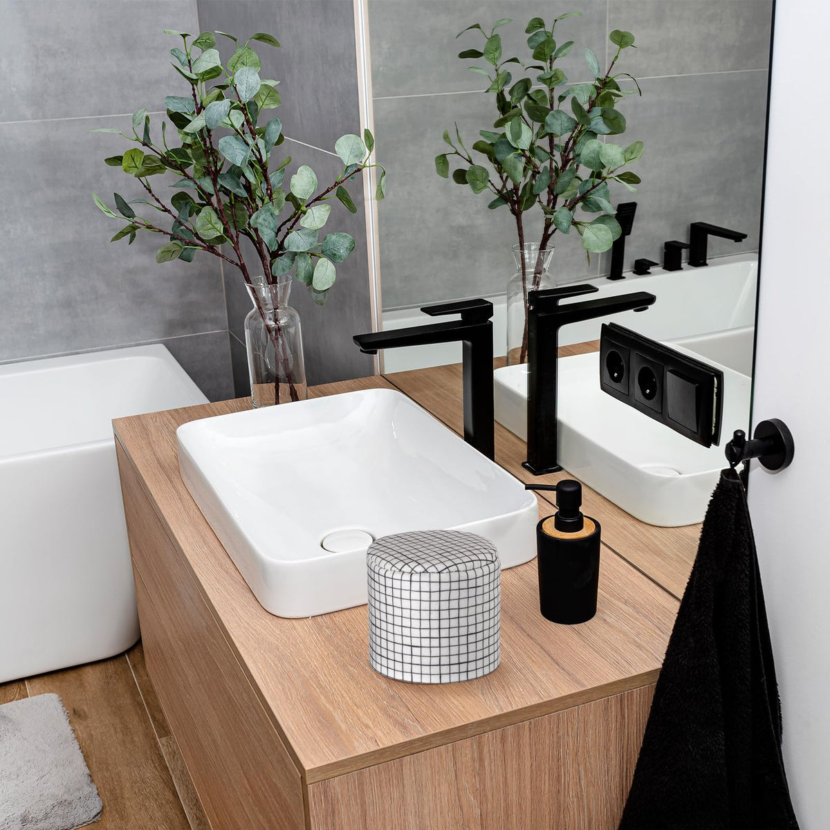 Hoolerry reusable tissue covers withstand daily use.