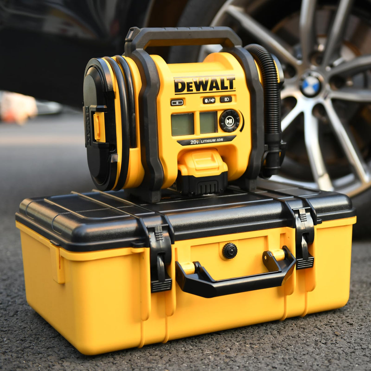 HOSOCASE convenient transport-ready design for Dewalt case on the job