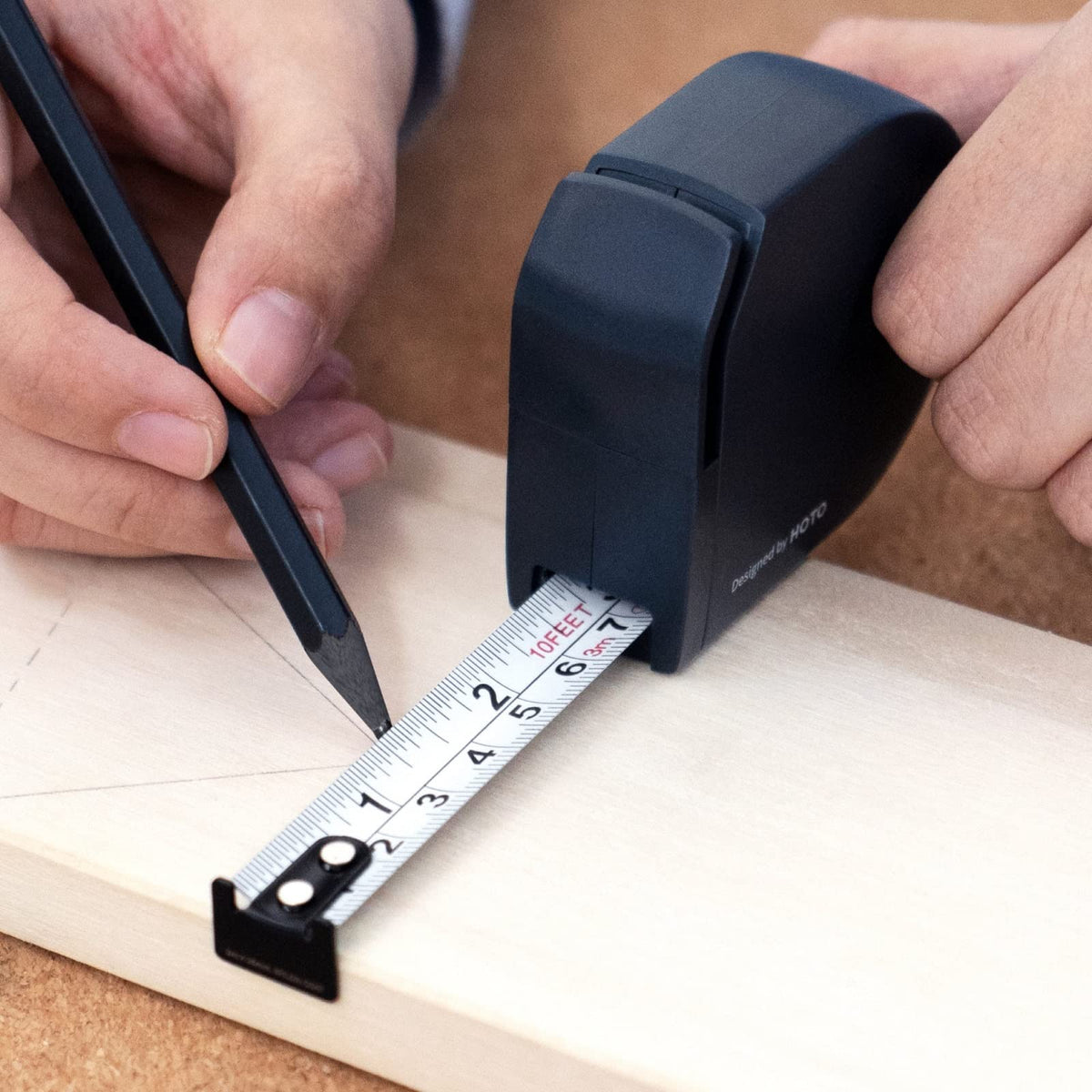 HOTO safety-rounded edges nylon-coated blade protects hands during use.