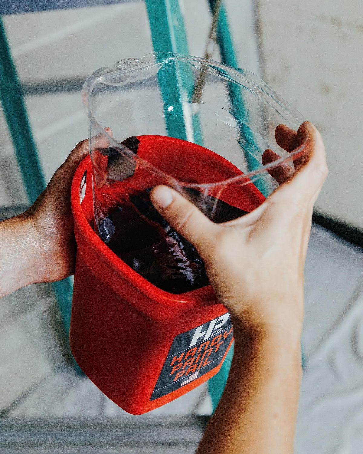 HP CO adjustable strap on the pail improves comfort during longer sessions.