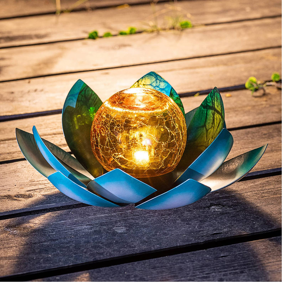 Huaxu solar light blue crackle globe illuminating outdoor garden ambiance
