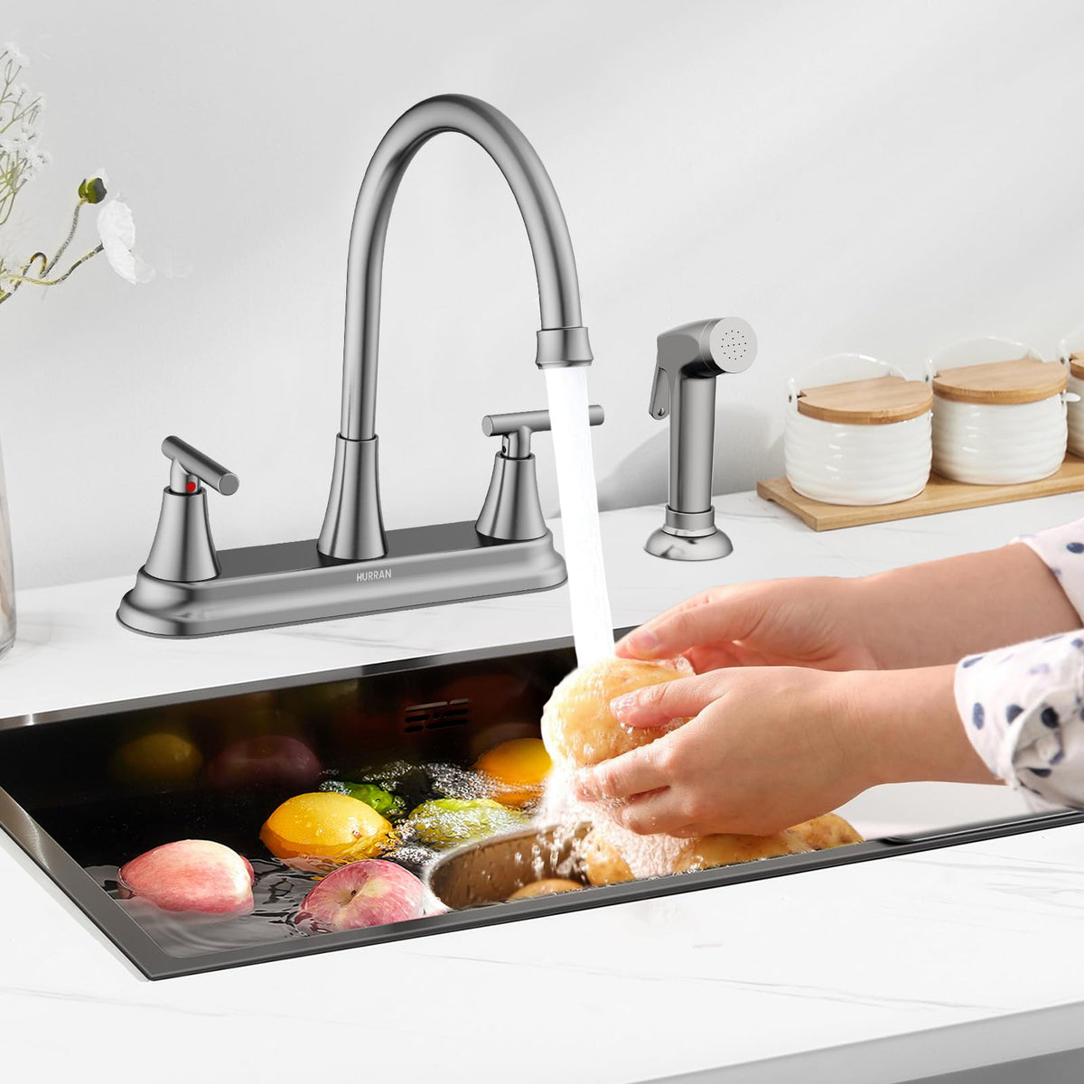 HURRAN pull-out sprayer extends reach to clean corners and pots