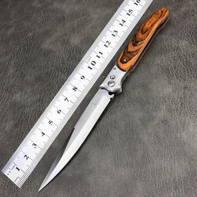 HUAAO close-up blade edge reveals sharp, durable steel for daily tasks.