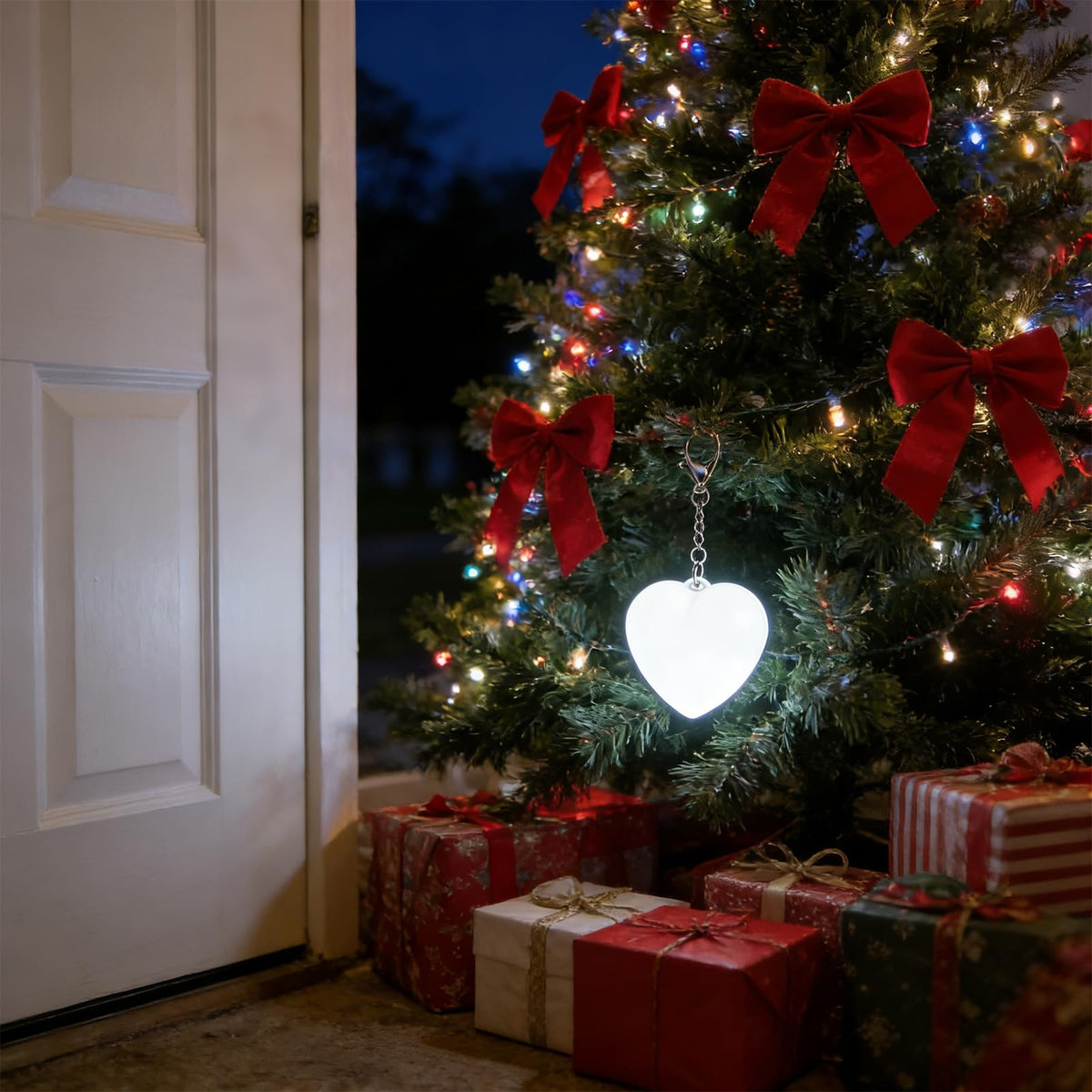 HYCCRAFT heart purse light creates cozy ambience for bedrooms or nurseries.