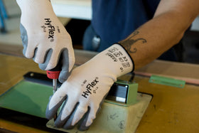 Close-up of the foam nitrile coating on HyFlex 11-800 delivering strong grip and abrasion resistance.
