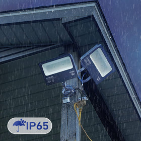 HYPERLITE 150W trunnion bracket enables easy 0–180° aiming