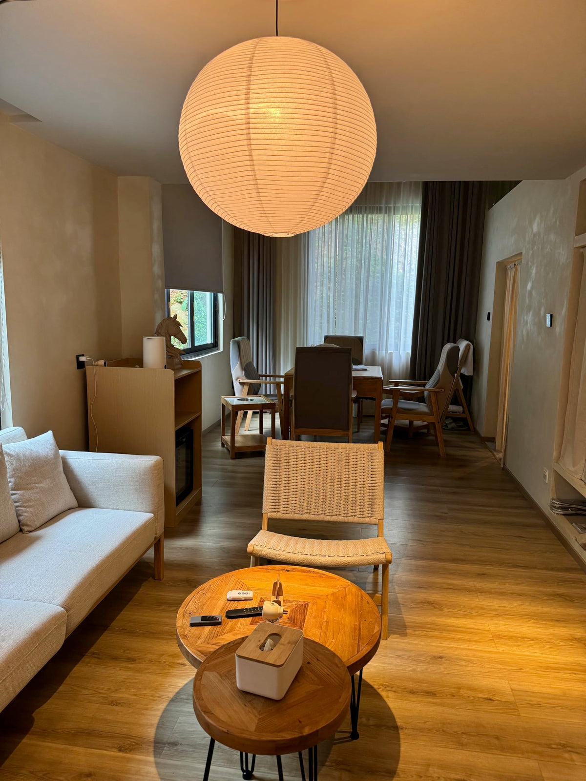 Hytsoeee foldable paper lantern lampshade ideal for quick ceiling décor setup.