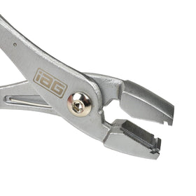 IAG red-grip handles offer comfortable, secure control during use.
