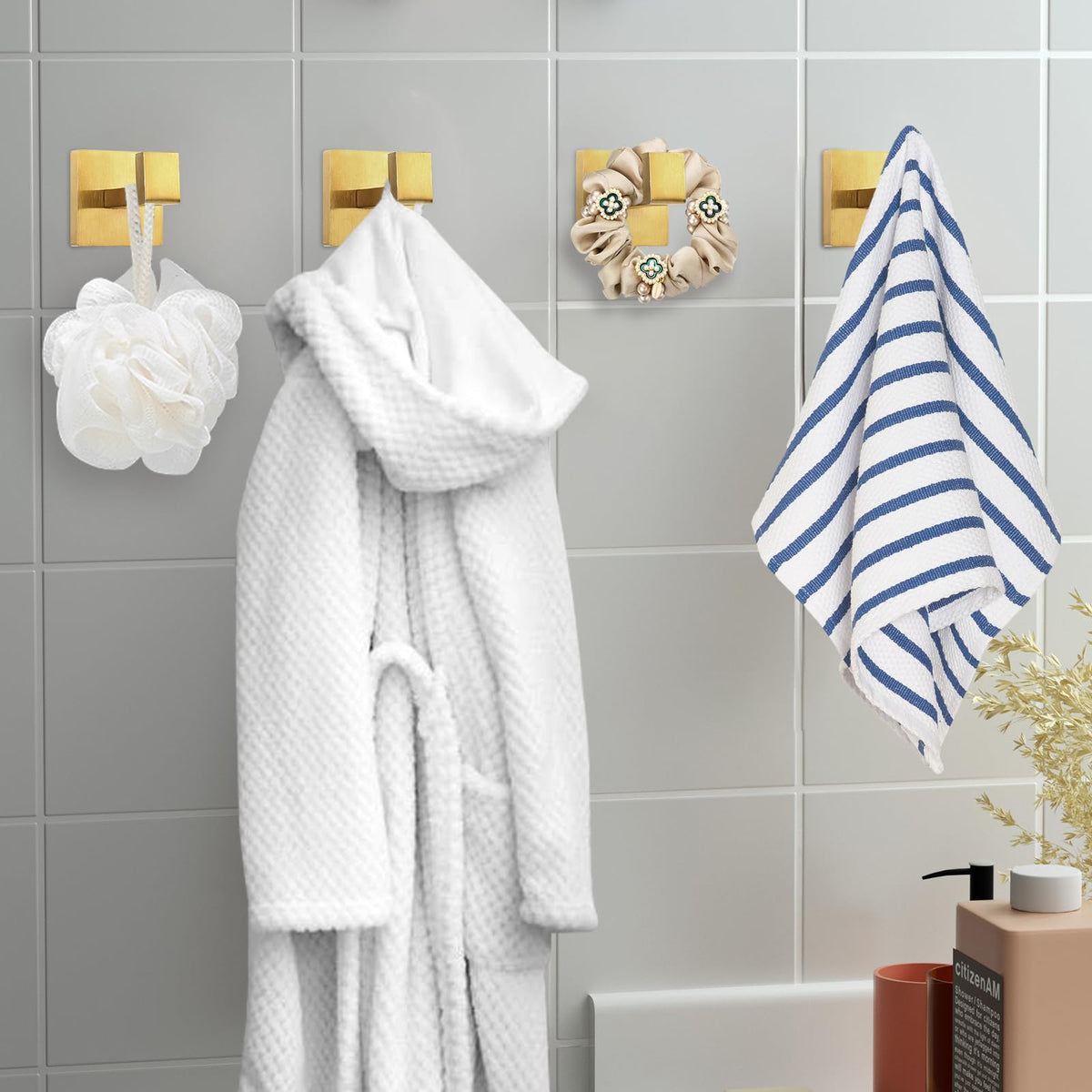 IBosins square-design towel hook adds modern style to any bathroom