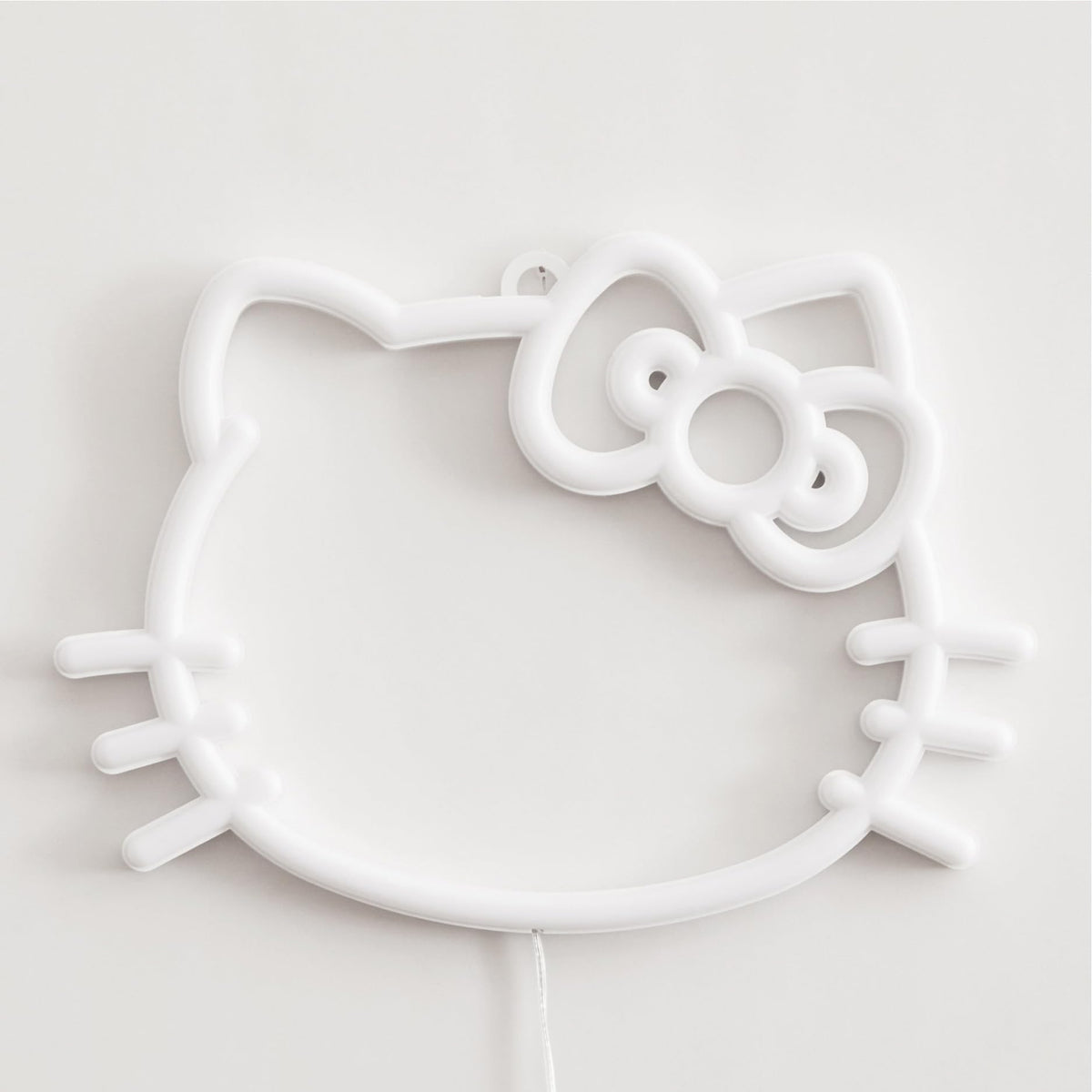 Idea Nuova cute night light creates a comforting ambiance for kids.