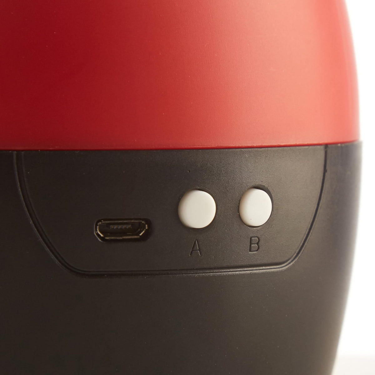 Idea Nuova kids' bedroom ambient projection light creates a cozy atmosphere.