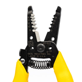IDEAL Reflex Super T-Stripper bolt-cutter-holes enable quick bolt trimming.