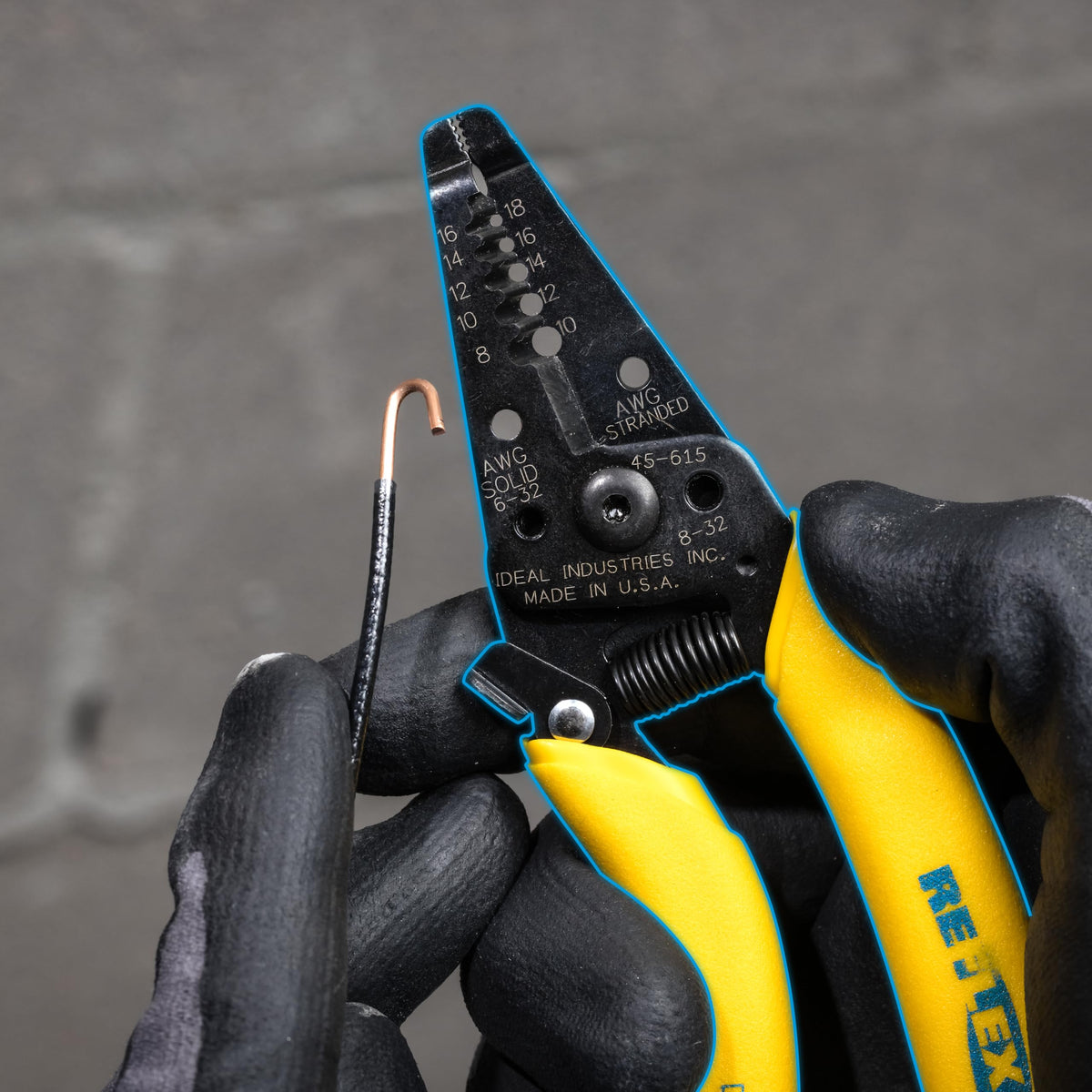 IDEAL Reflex Super T-Stripper locking-mechanism keeps tool safely closed when stored.