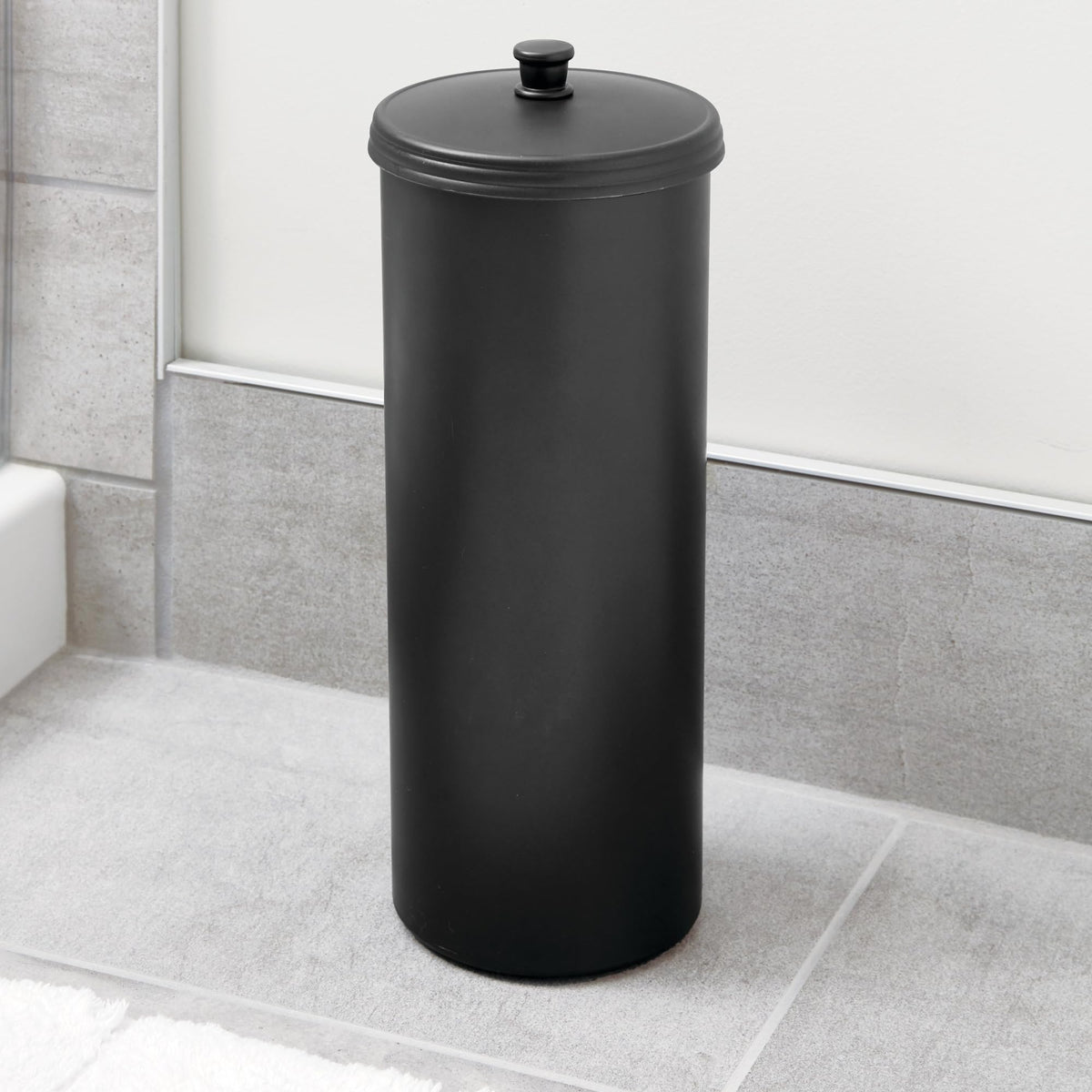 iDesign Kent nesting lid design offers tidy storage after use.