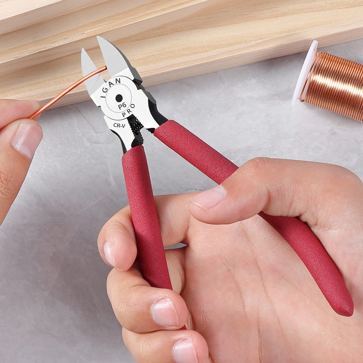 IGAN P6 crafting wire cutters in action for floral and plastic trimming