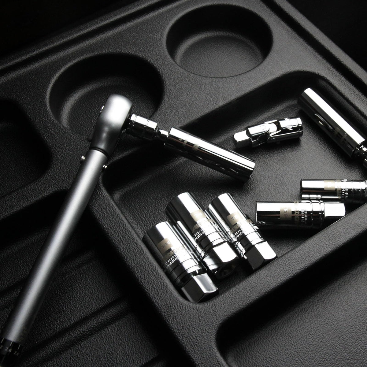 AEROFORCE 14PC 3/8 Drive Spark Plug Socket Set with Torque Wrench – Swivel Magnetic, CR-V Steel