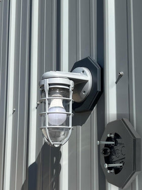 iMBAPrice IMBA-8161-BK compatible with T-111 and HardiePlank siding for versatile installs.