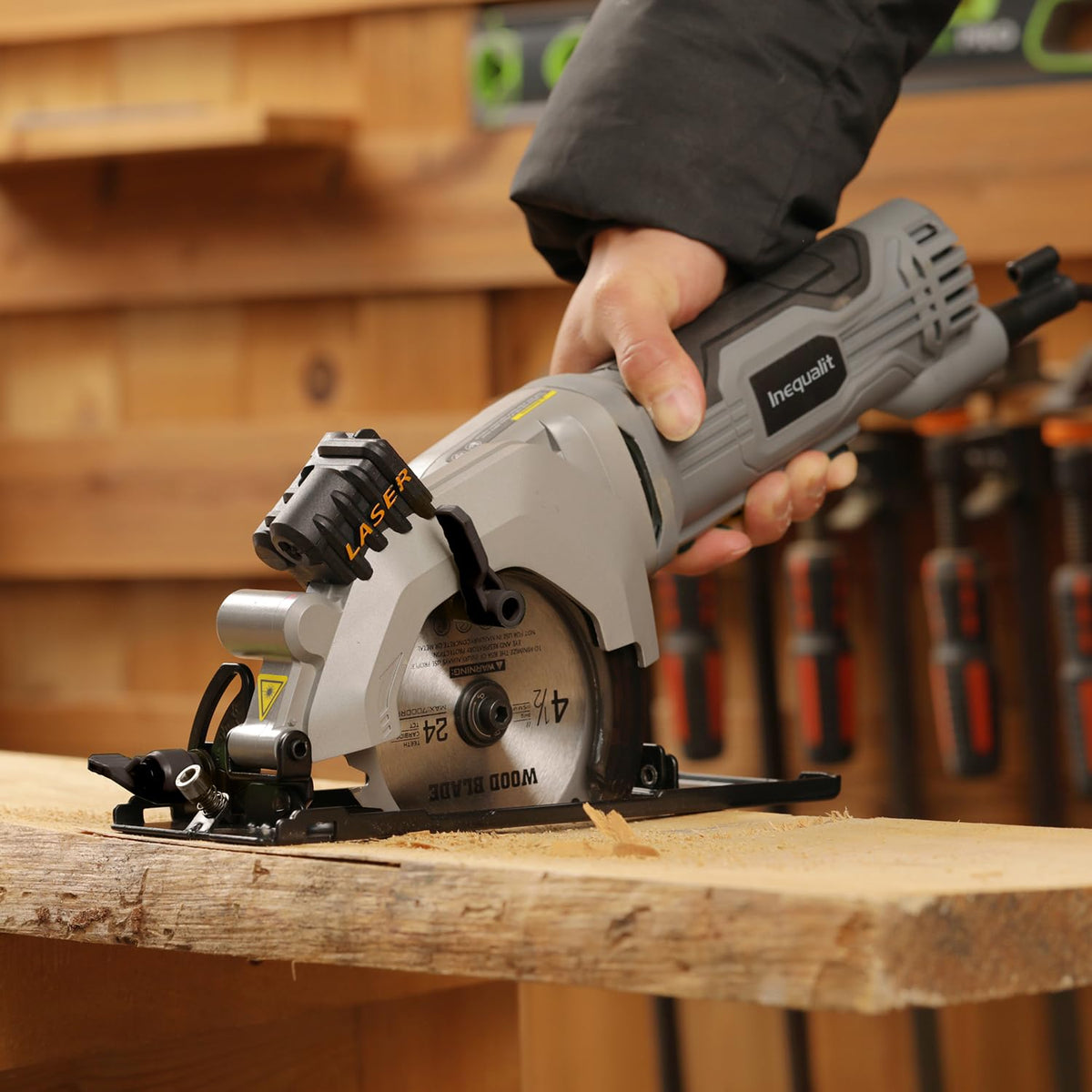 Inequalit bevel control reaches 45 degrees for angled cuts.