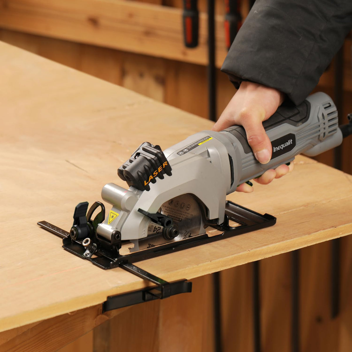 Ineq alit mini circular saw blades 24T installed for wood and plastic tasks.