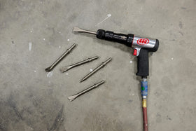Ingersoll Rand 135MAXK anti-slip grip enhances comfort during long sessions.