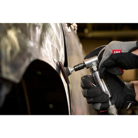 Ingersoll Rand 301B lightweight design enables easy handling.