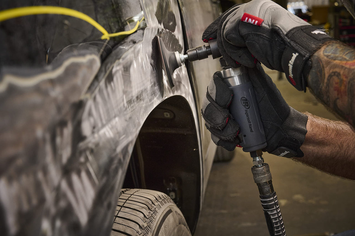 Ingersoll Rand 302B safety-lock throttle offers safer starting.
