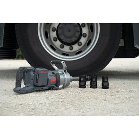 Ideal for roadside service and tight-space applications on the job.