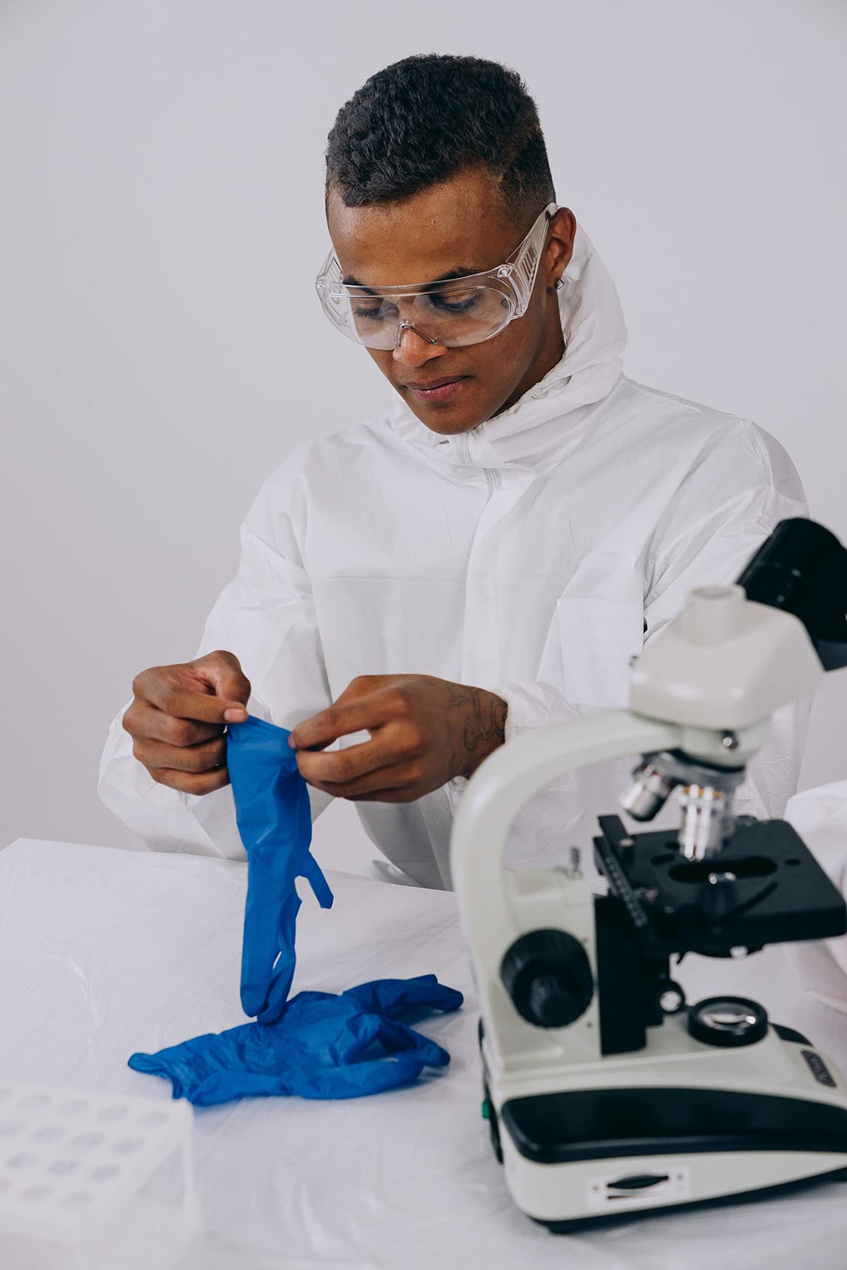 Inspire Nitrile Gloves sold in boxes of 100 or 1000 for flexible stocking