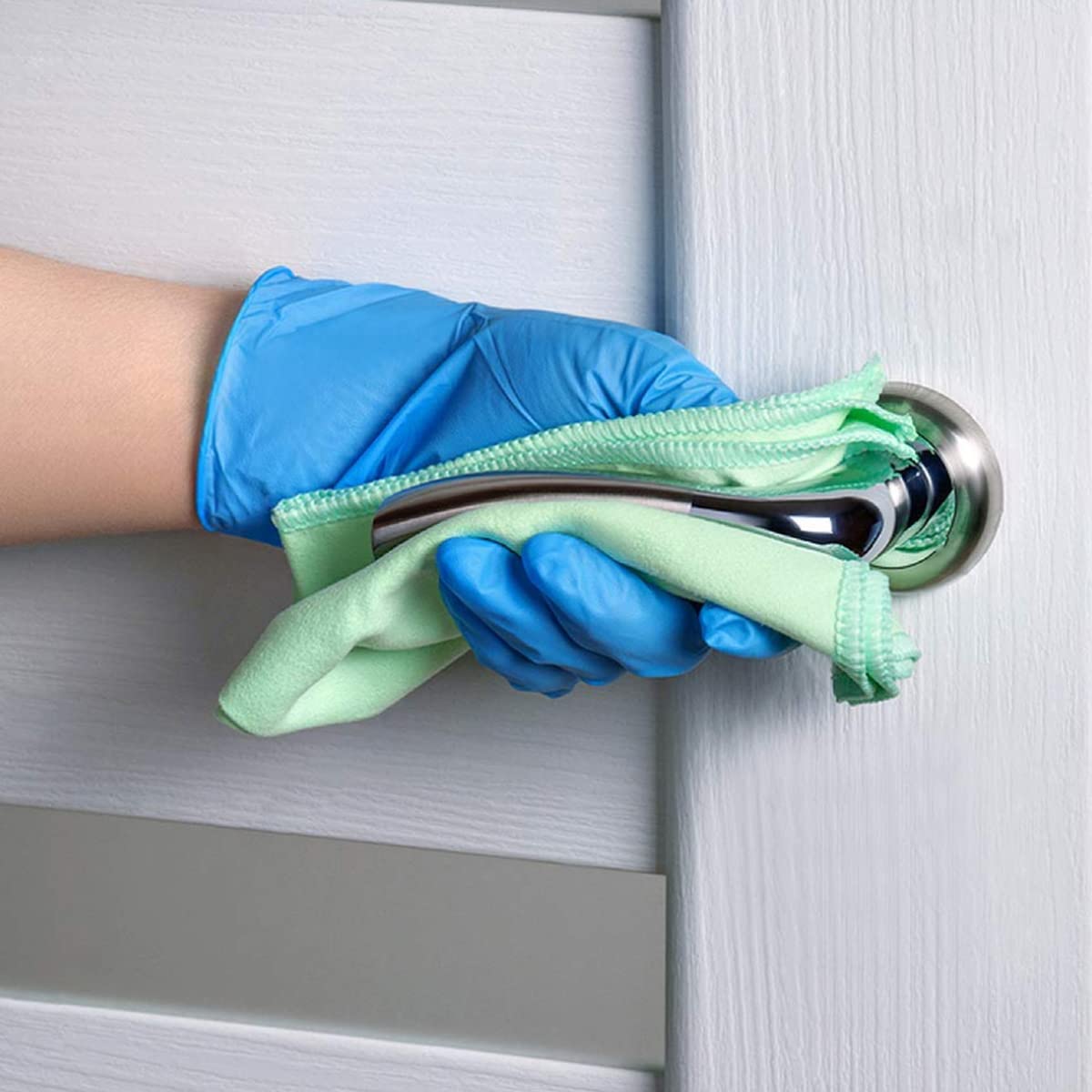 Intco Synmax vinyl gloves latex-free material helps avoid latex-related sensitivities.