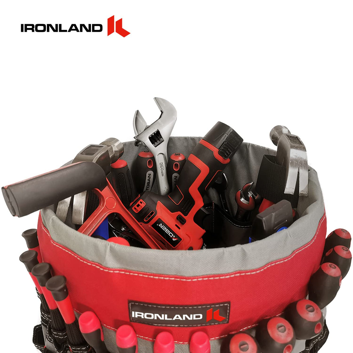 IRONLAND fits most 3.5–5 gallon buckets for flexible use on site.