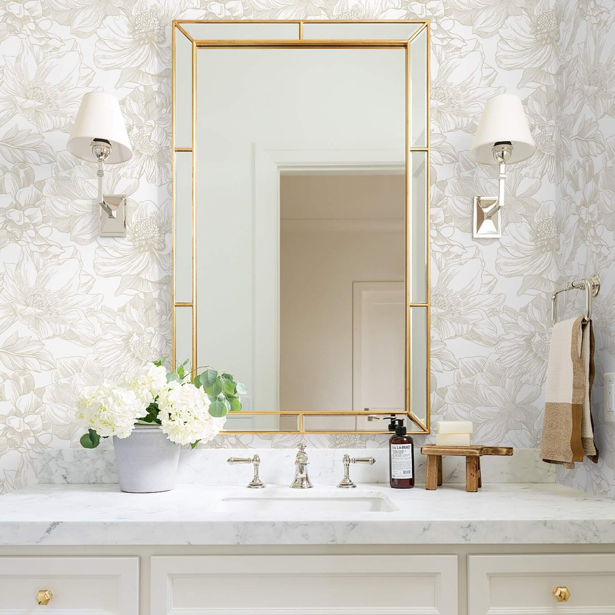 Ismoon wallpaper roll is easy to cut for precise layouts on any flat surface.