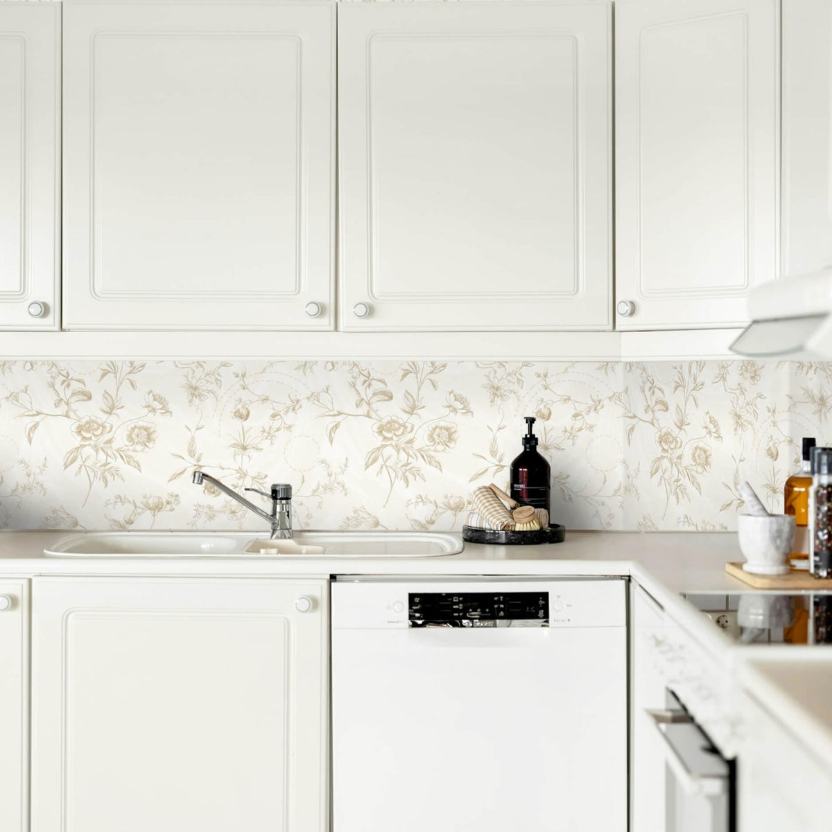 Ismoon vintage beige floral detail highlights subtle texture and romantic garden vibes