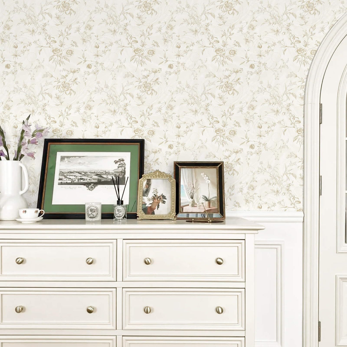 Ismoon vintage-inspired wallpaper for cabinets and shelves adds warmth