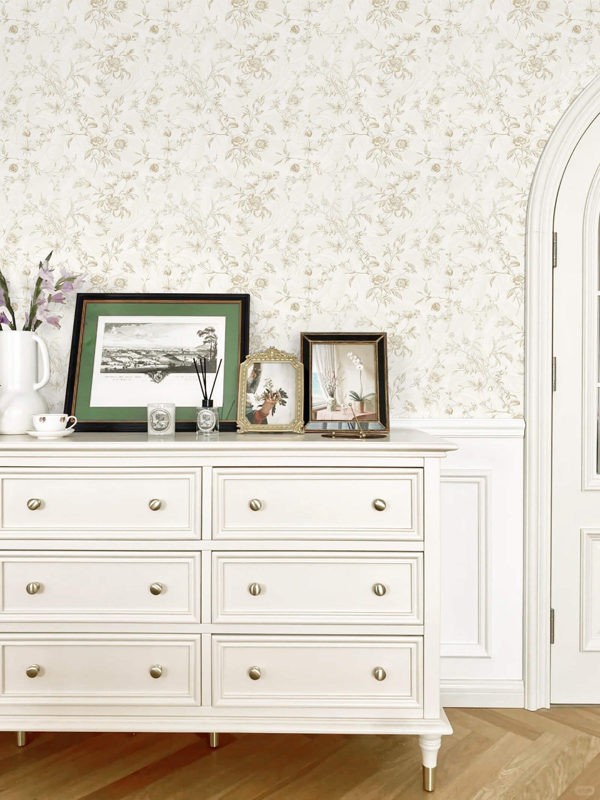 Ismoon wipe-clean maintenance keeps surfaces looking fresh with minimal effort