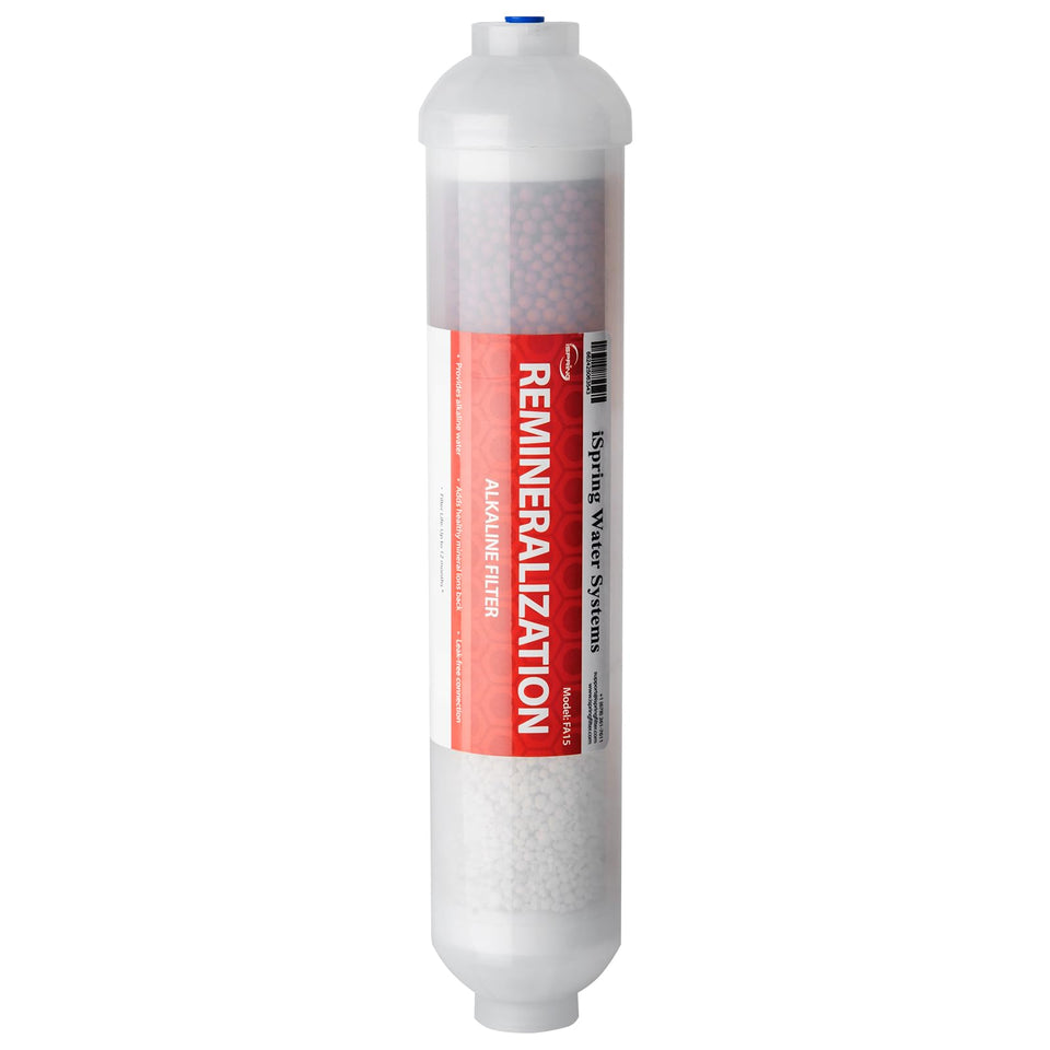 iSpring FA15 mineral balance bottle pour demonstrates enhanced water taste