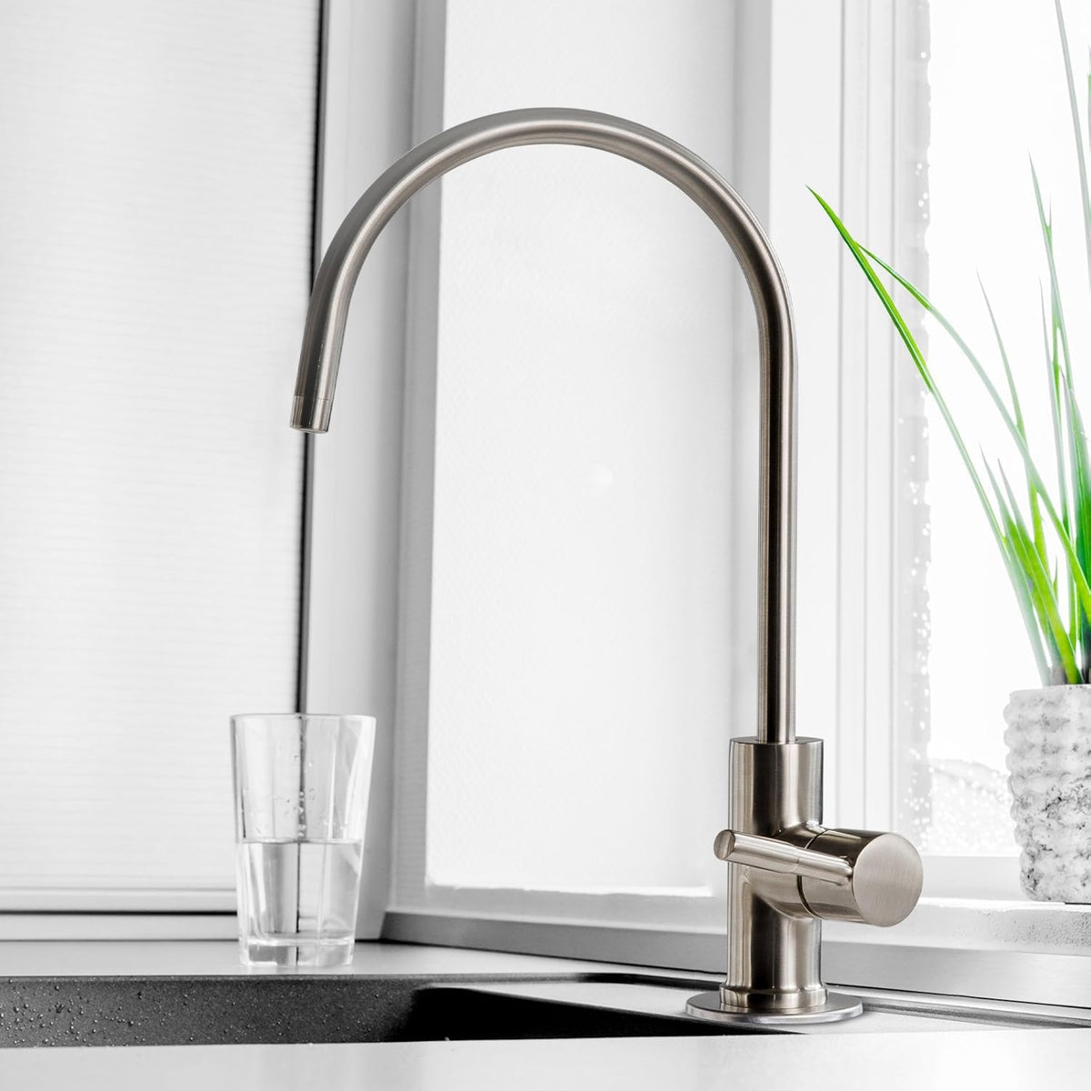 iSpring GA1-BN 360-degree swivel for easy sink access