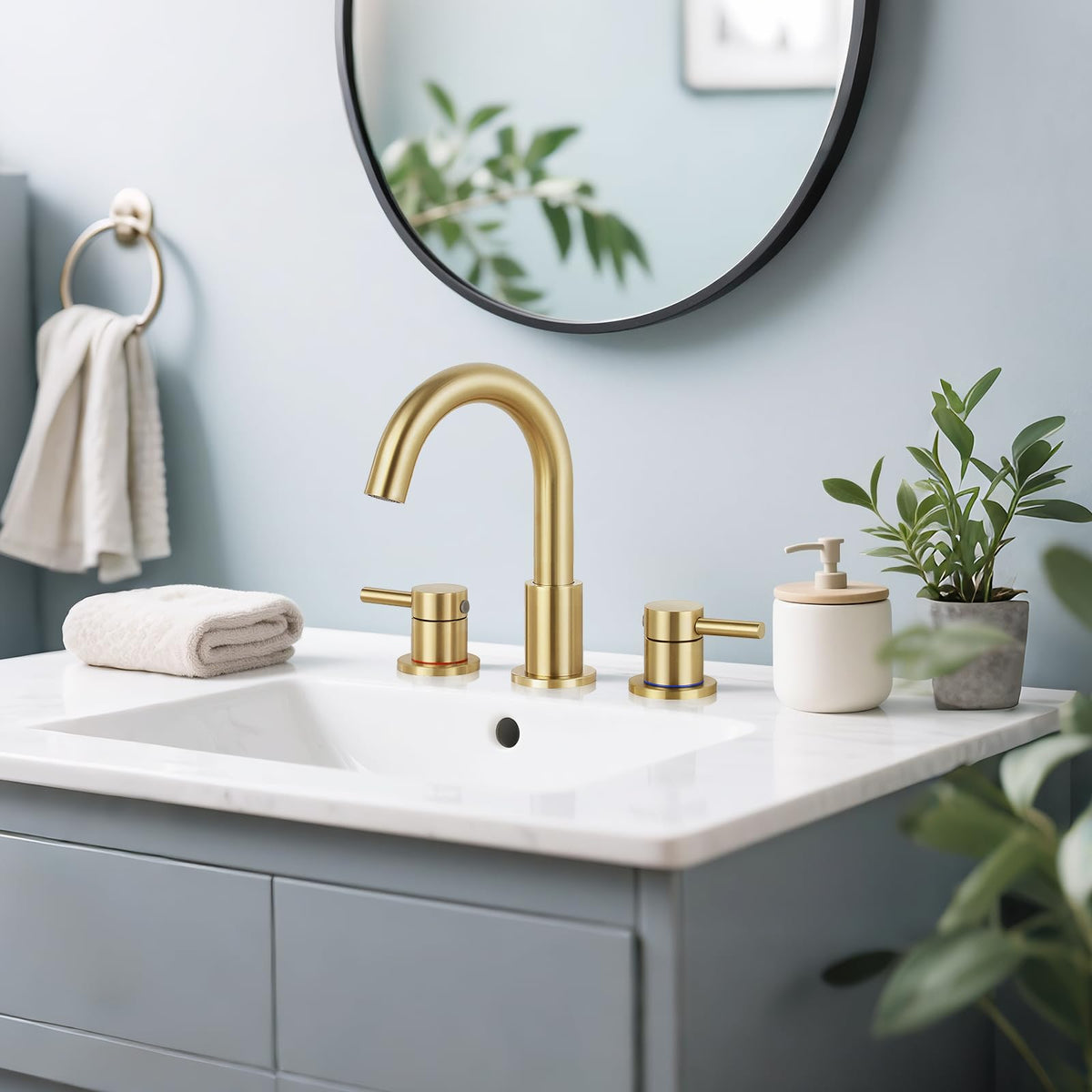 IUERASD bathroom faucet 360-degree swivel spout enables versatile sink access.