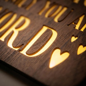 Iwtsily heartwarming gift idea with engraved quote for home use